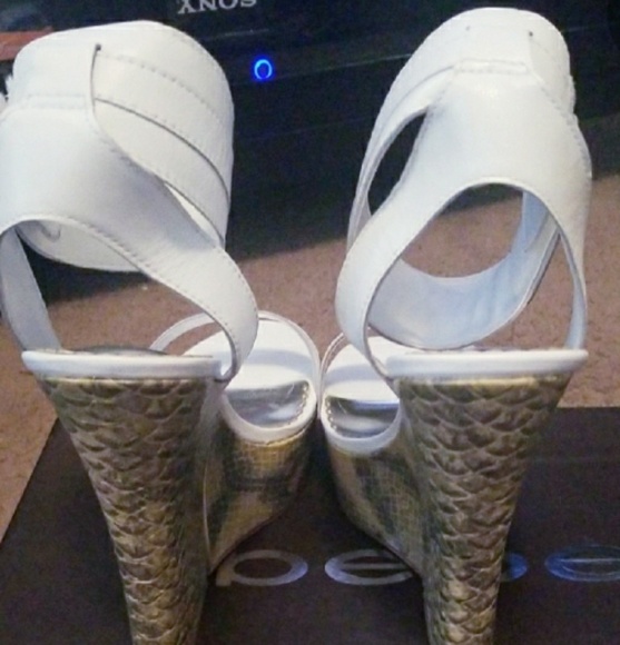 Bebe Sydney wedges white and black pair both sz 10 - Picture 2 of 5